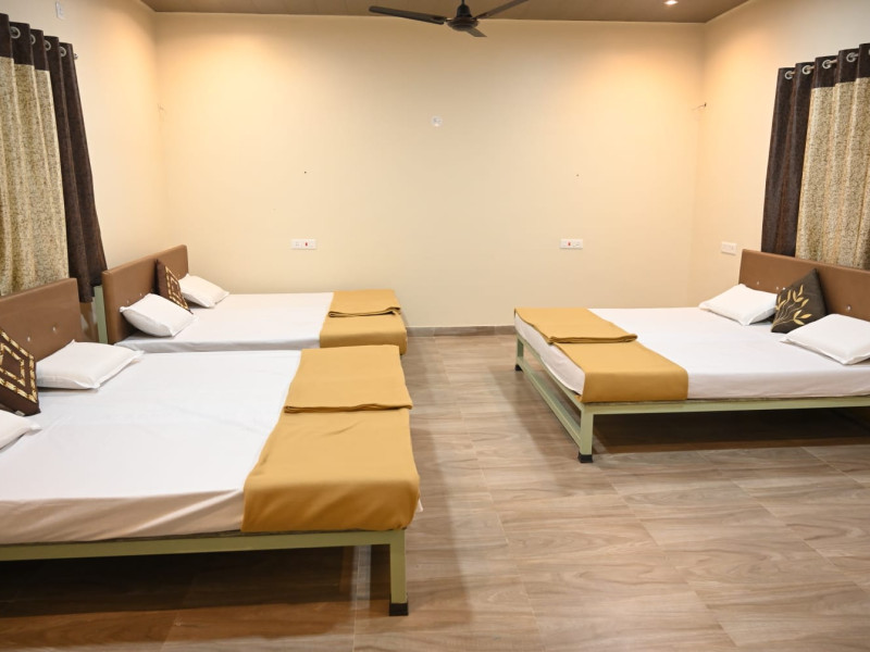 Tri Mountain Resort,a Dormitory (3 Kingsize Bed)